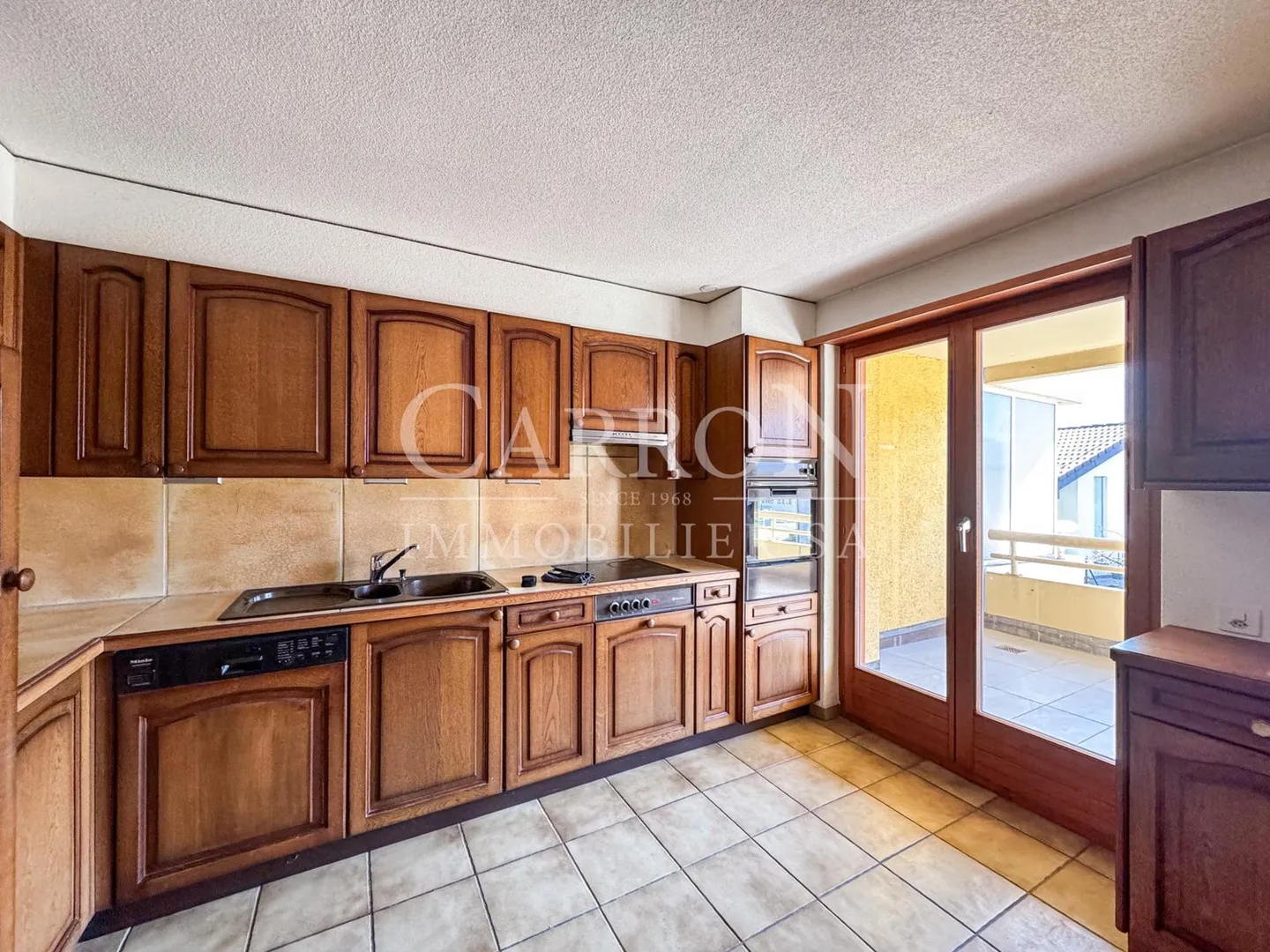 Large 4.5-Room Apartment in Plan-Conthey - Photo 2 of 8