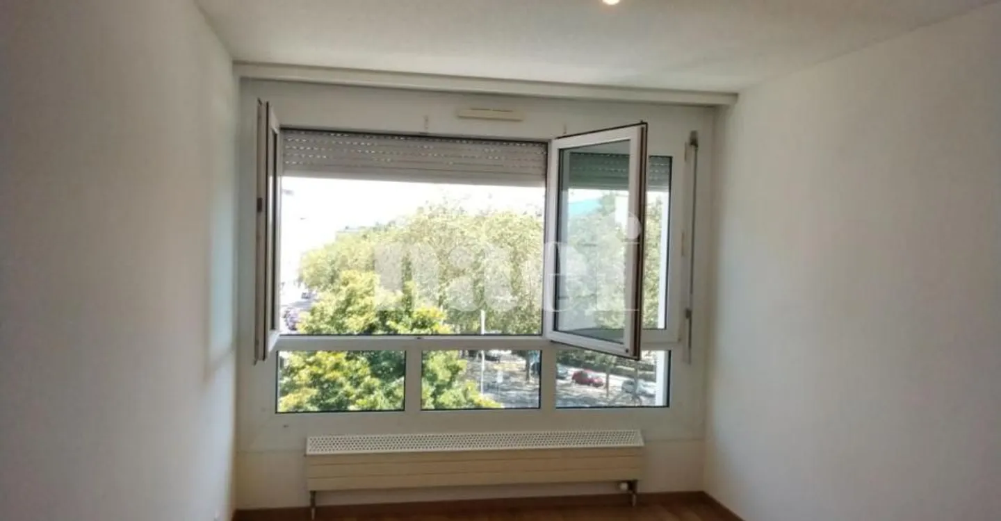 Ampio appartamento di 5 locali a Charmilles - Foto 8 di 11