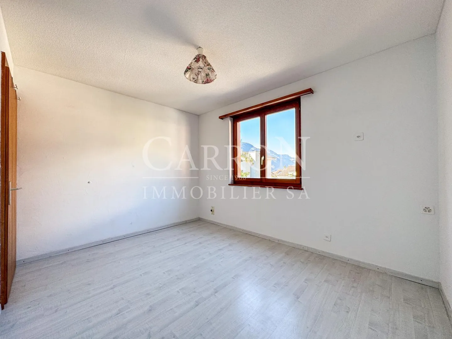 Large 4.5-Room Apartment in Plan-Conthey - Photo 4 of 8