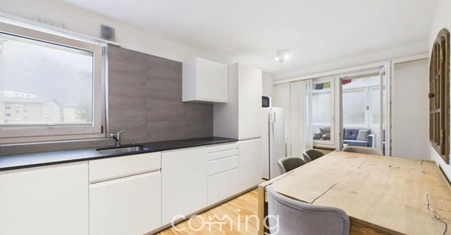 Sunny 4.5 room apartment in Steg with balcony and mountain view - Photo 1 of 13