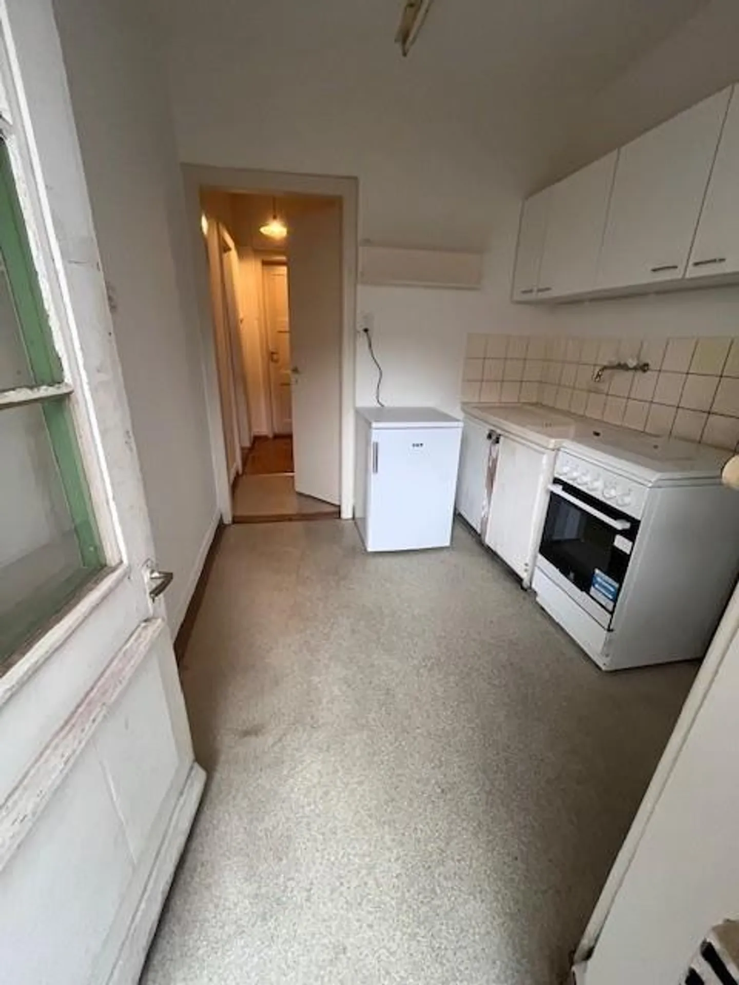 Simple 2-room old building apartment - Photo 3 of 6