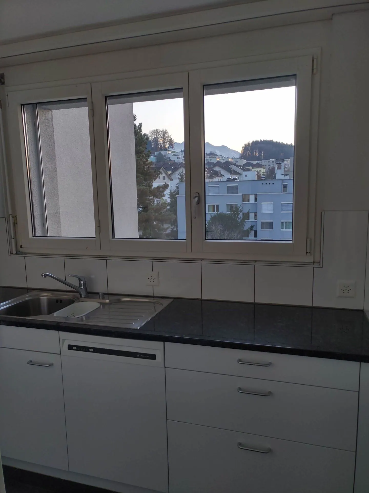 Soleggiato appartamento con vista sul Monte Pilatus - Foto 3 di 14