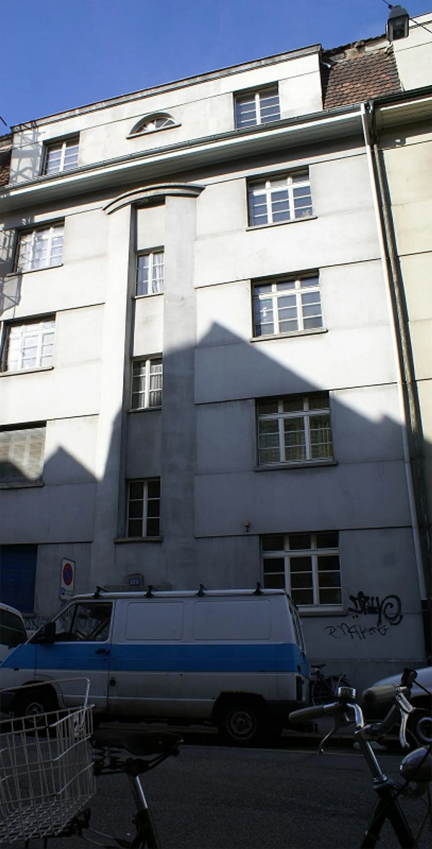 Simple 2-room old building apartment - Photo 6 of 6