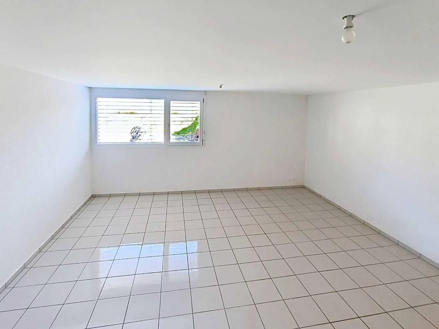 Espace de stockage très bien situé - Photo 3 sur 8