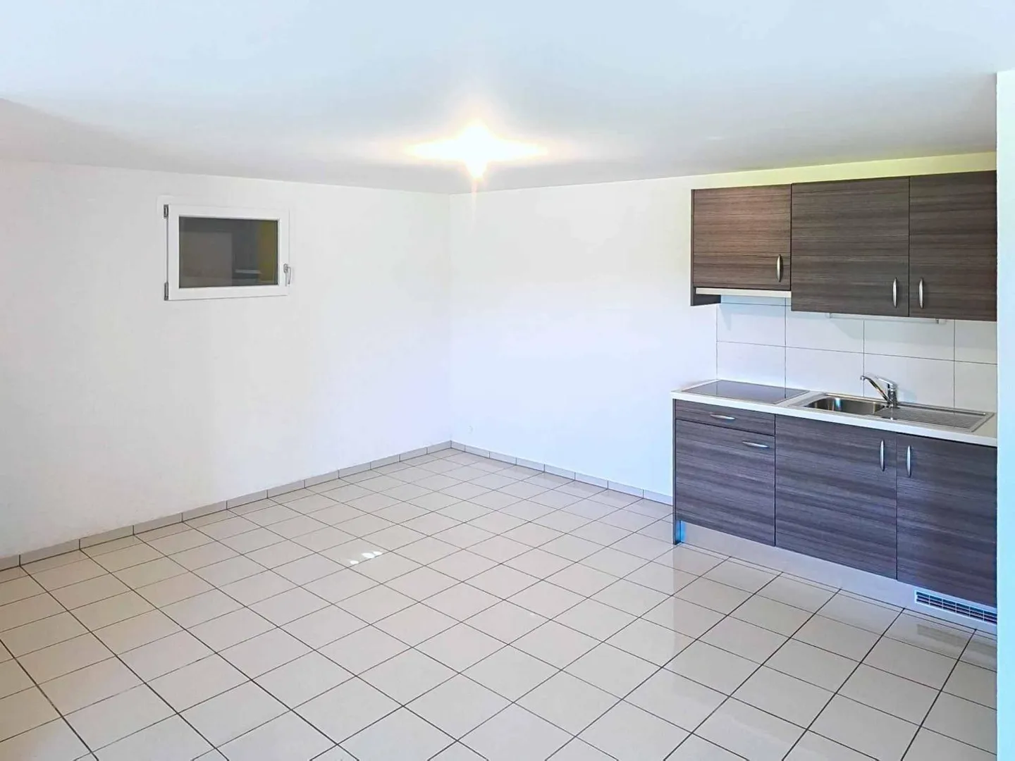 Espace de stockage très bien situé - Photo 4 sur 8