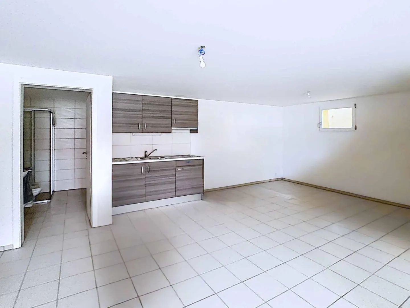 Espace de stockage très bien situé - Photo 1 sur 8