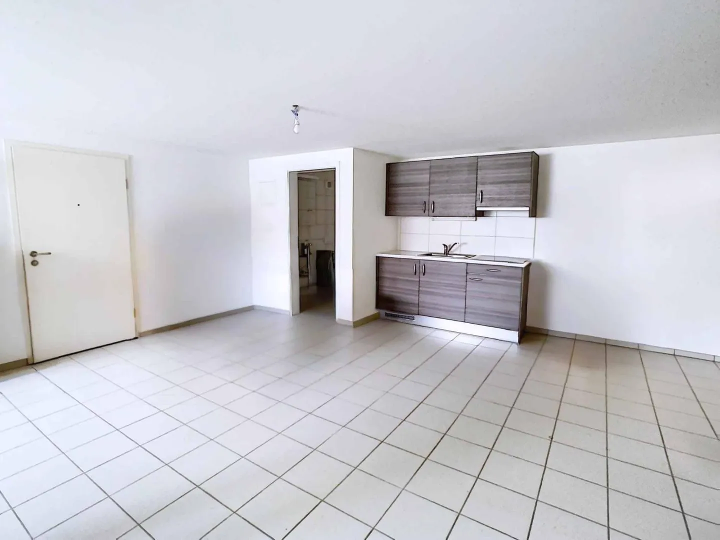 Espace de stockage très bien situé - Photo 2 sur 8