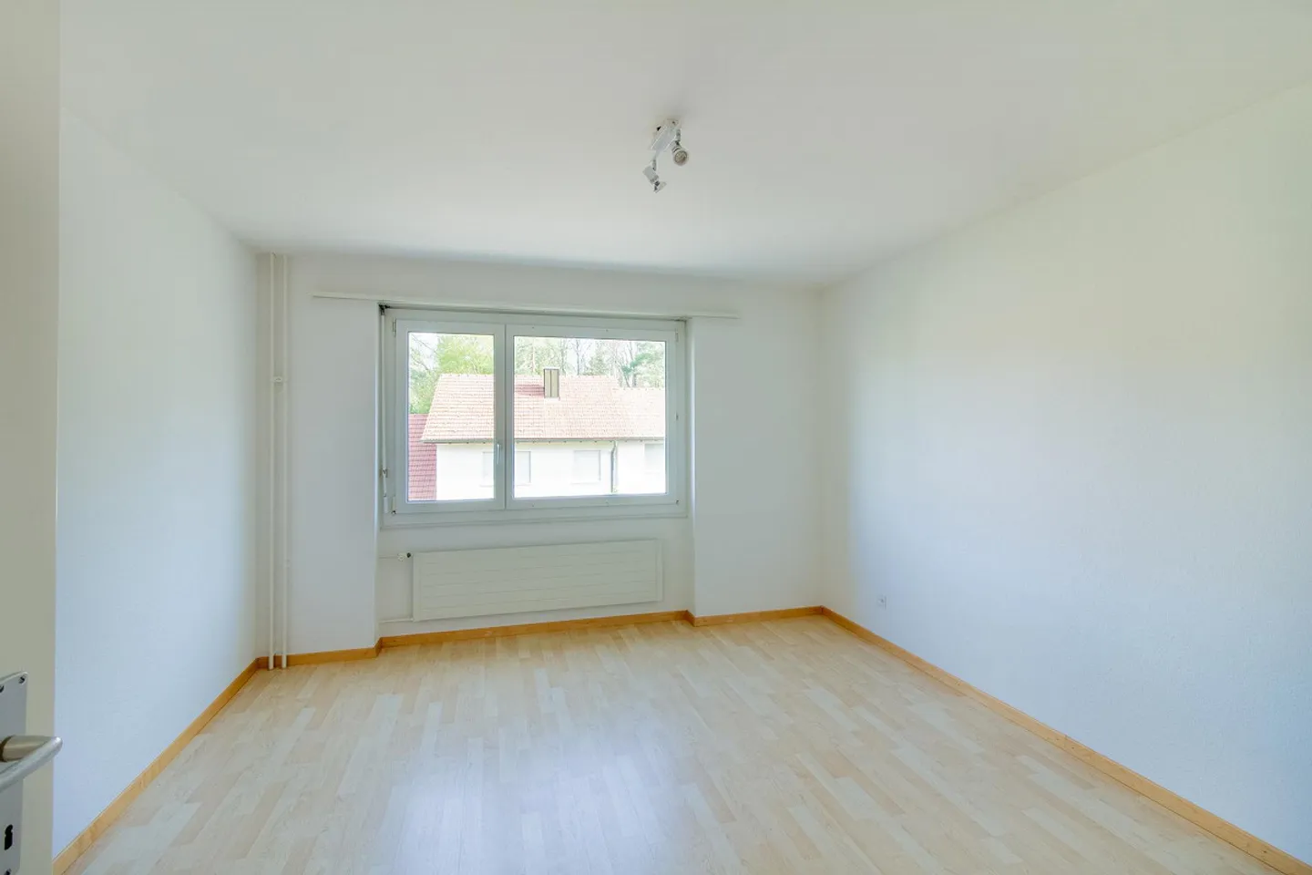 Bright 4½-room apartment in a rural and central location - Photo 3 of 5