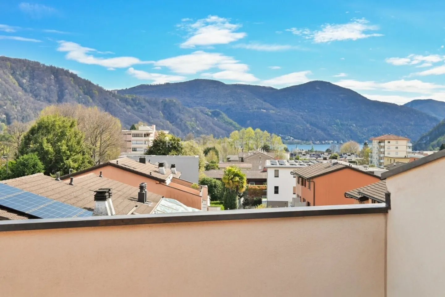 Charming furnished duplex apartment with large terrace - Photo 1 of 11