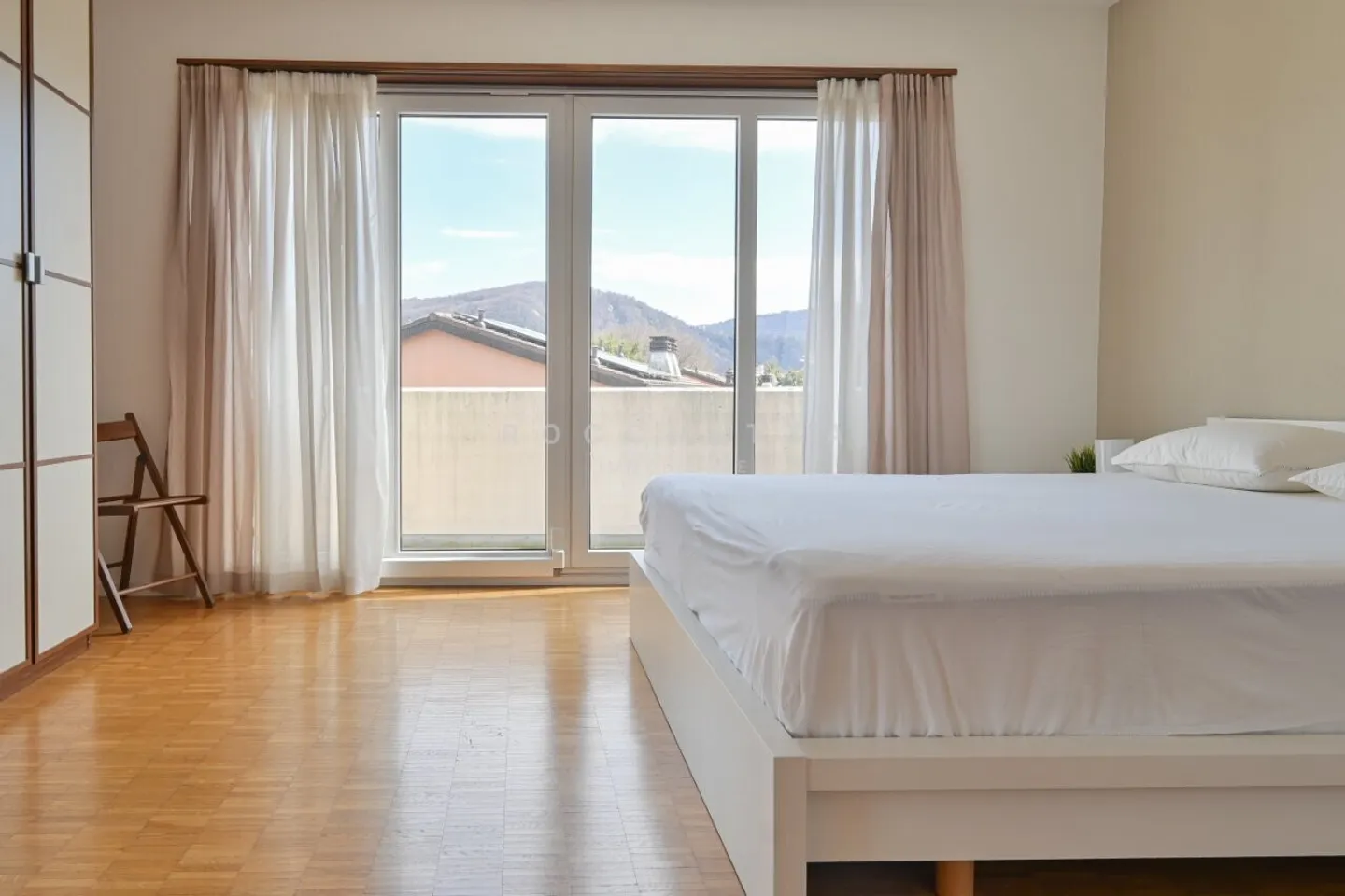 Charming furnished duplex apartment with large terrace - Photo 10 of 11
