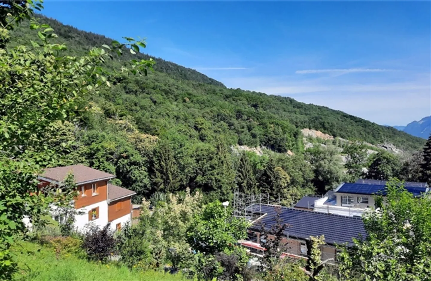 Grand chalet de 5,5 pièces avec sous-sol et double garage, hors plan avec toutes les surfaces selon les souhaits du locataire. - Photo 9 sur 12