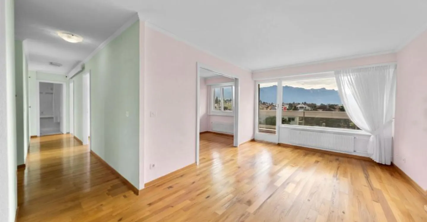 Appartamento di 3 stanze con vista sul lago - Foto 2 di 12