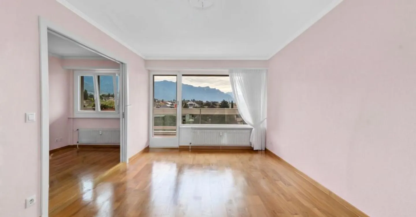 Appartamento di 3 stanze con vista sul lago - Foto 3 di 12