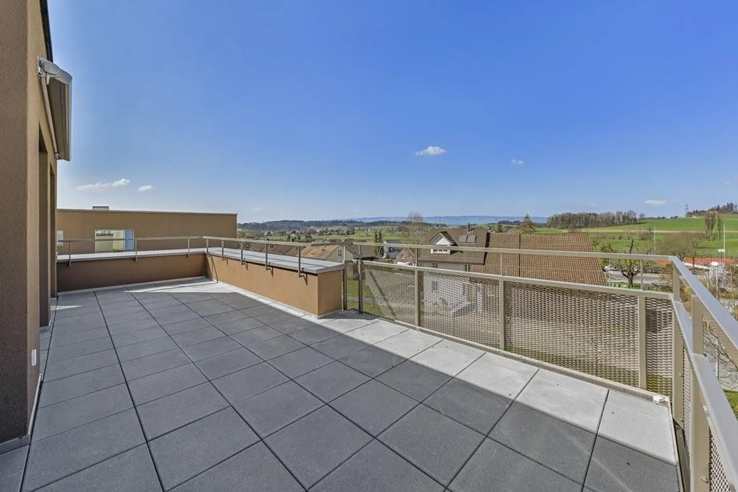 Situato tra Zurigo e treno - Foto 4 di 10