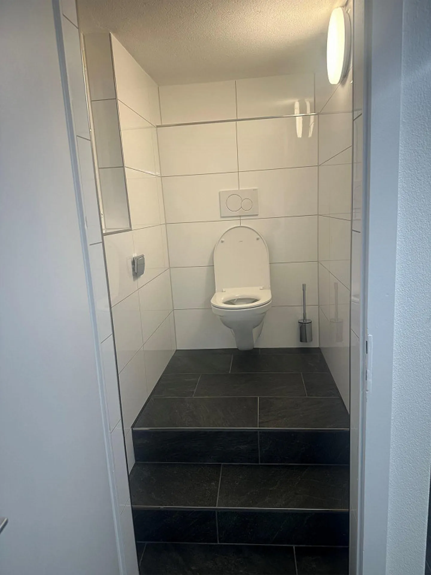 Renovated large commercial space with separate room in Effretikon - Photo 7 of 9