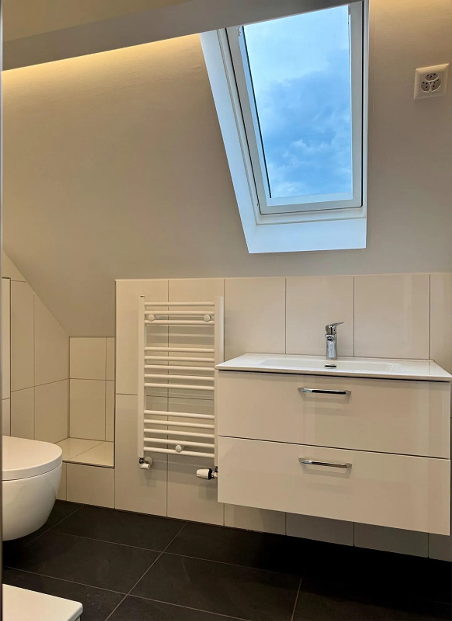 Charmante Dachwohnung - Foto 6 von 9