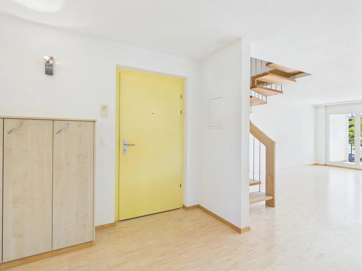 Spacious living like in a detached house - Photo 3 of 14