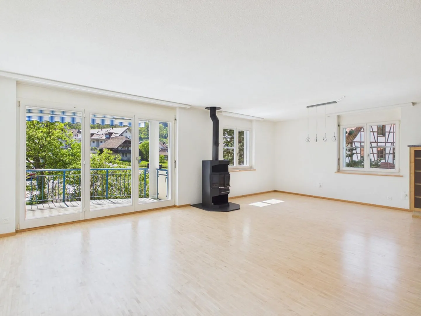 Spacious living like in a detached house - Photo 4 of 14