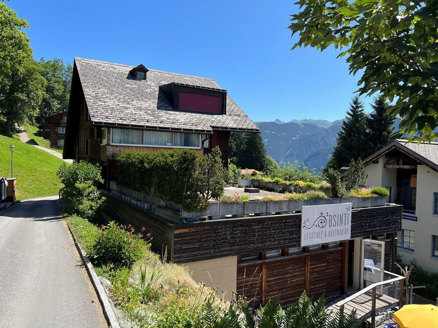 Appartement avec grande terrasse et vue imprenable sur les montagnes à Braunwald - Photo 2 sur 10