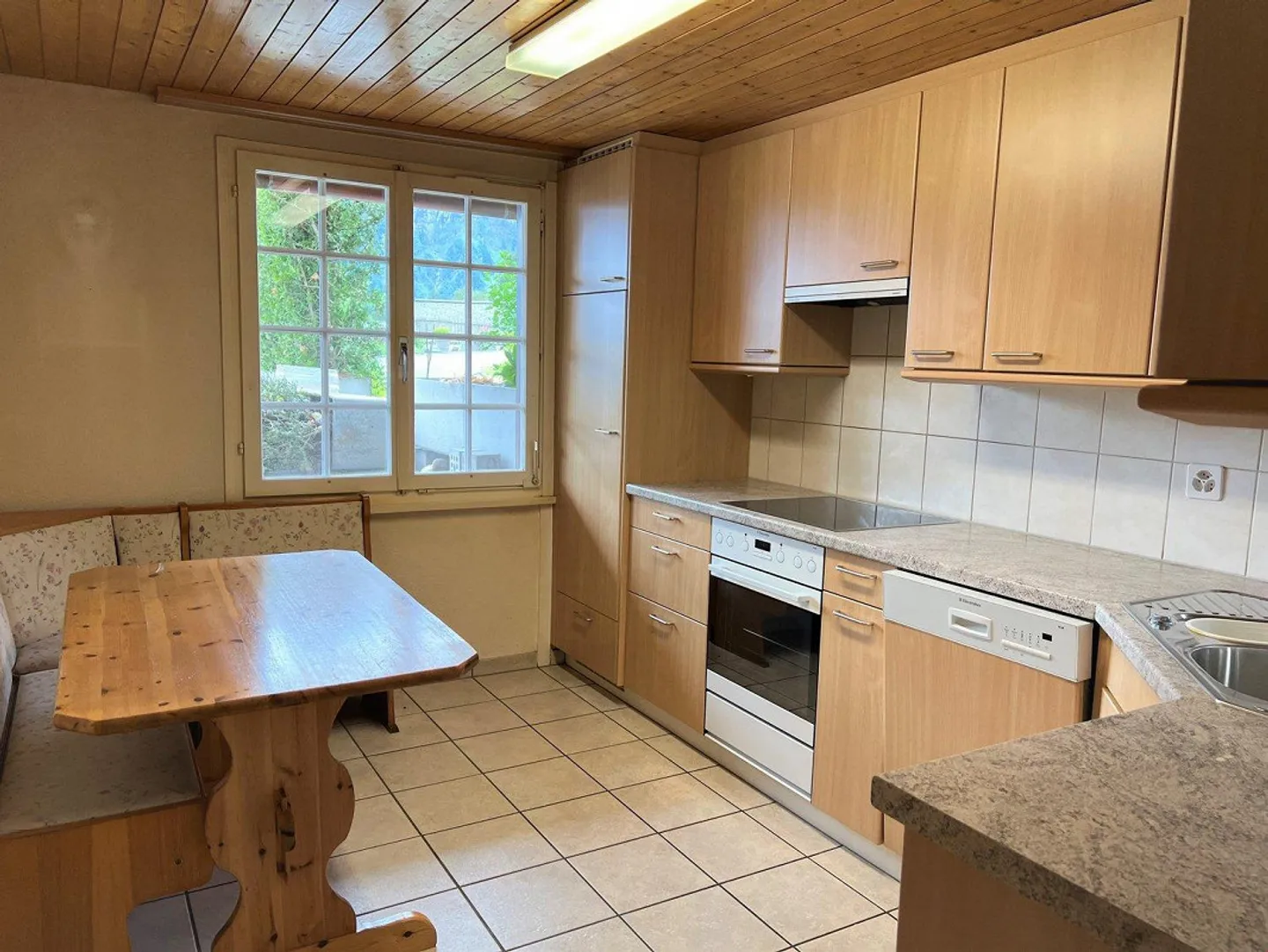 Appartement avec grande terrasse et vue imprenable sur les montagnes à Braunwald - Photo 5 sur 10