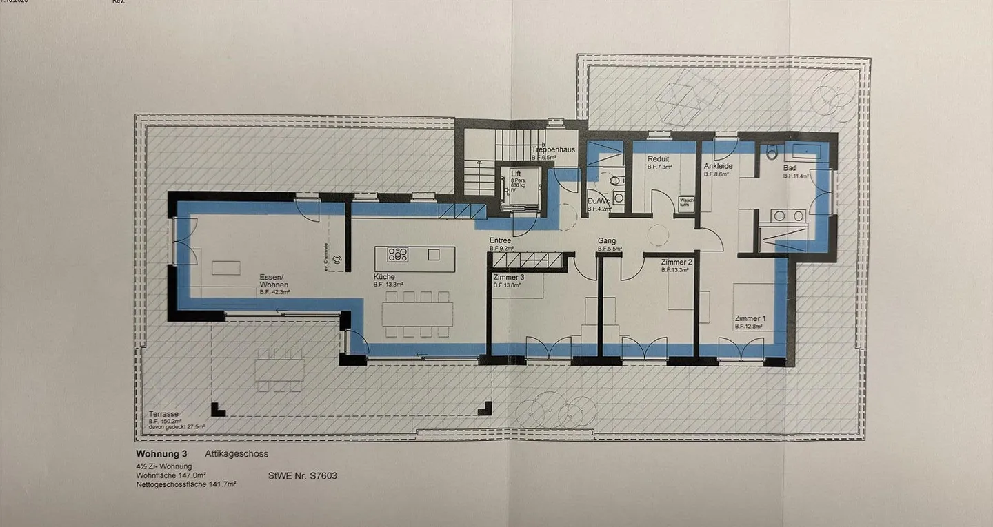 Appartamento attico luminoso con grande garage doppio e stanze aggiuntive - Foto 2 di 13