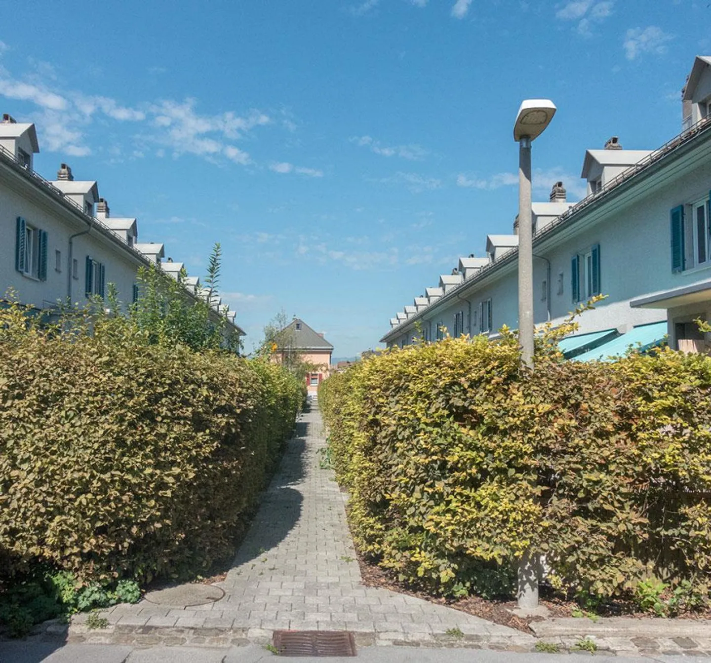 Emplacement adapté aux enfants, près des commerces/école/jardin d'enfants - Photo 3 sur 13