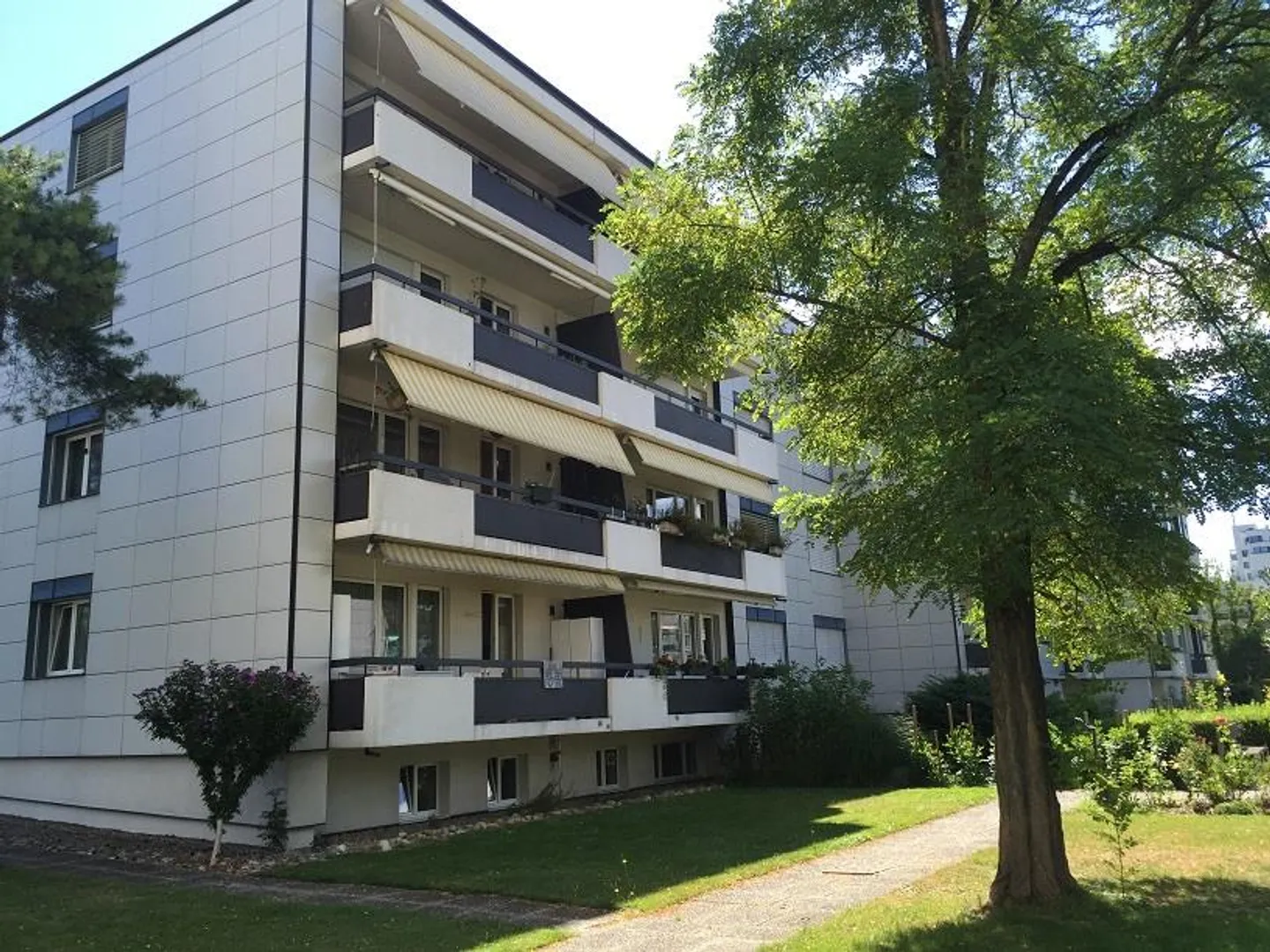 In affitto: Appartamento accogliente di 2,5 locali vicino a Grün 80 - Foto 1 di 9