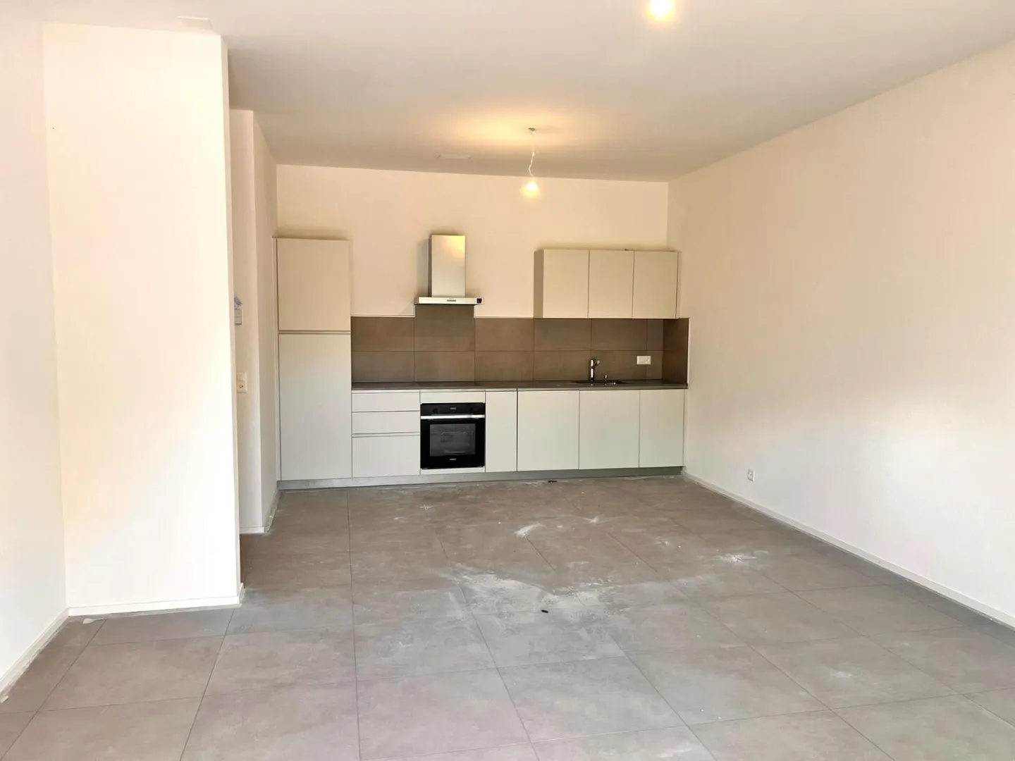 Appartement moderne avec jardin - Photo 3 sur 13