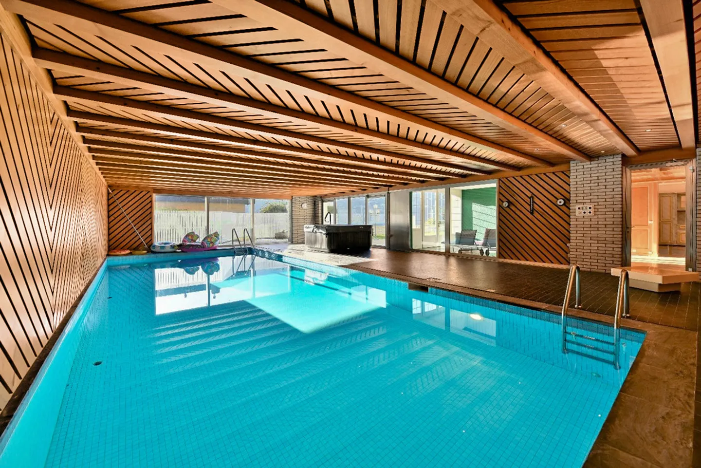 SION - LUXURIOUS MASTER PROPERTY - UNIQUE PRIVATE LOCATION - Photo 9 of 13