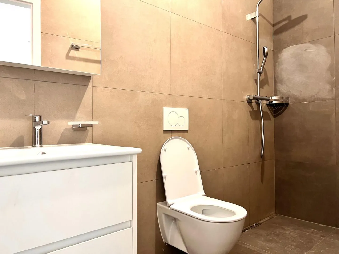 Appartement moderne avec jardin - Photo 7 sur 13