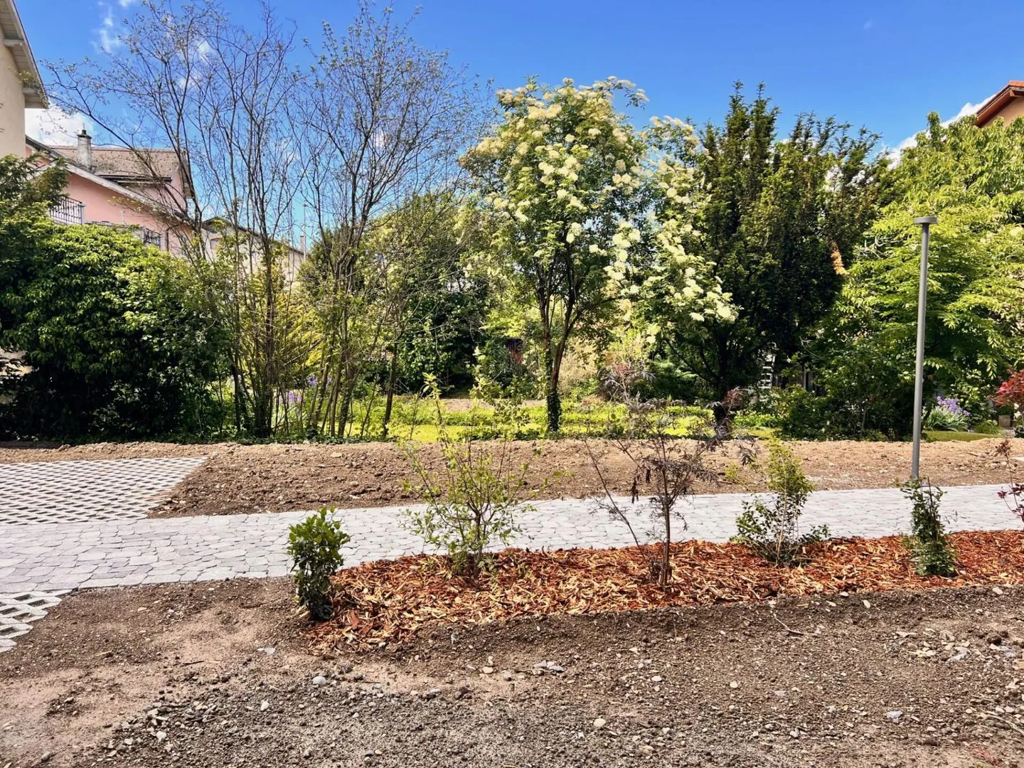 Appartement moderne avec jardin - Photo 8 sur 13