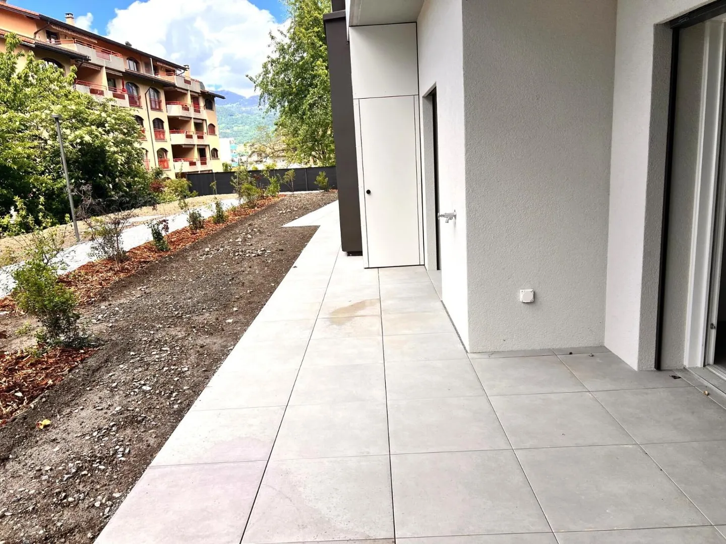 Appartement moderne avec jardin - Photo 9 sur 13