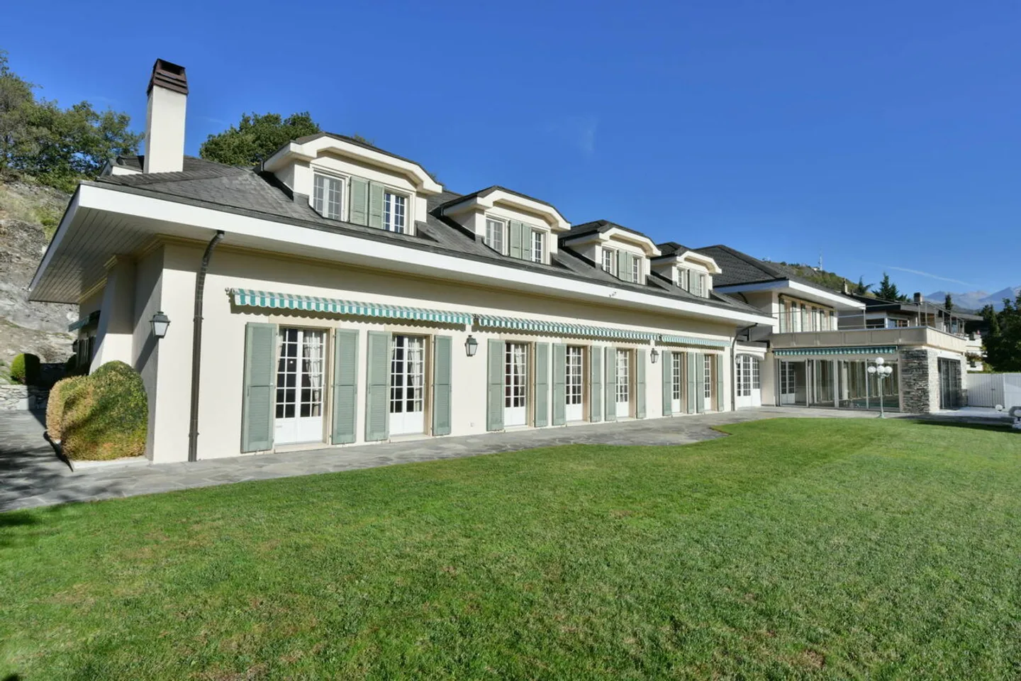 SION - LUXURIOUS MASTER PROPERTY - UNIQUE PRIVATE LOCATION - Photo 10 of 13