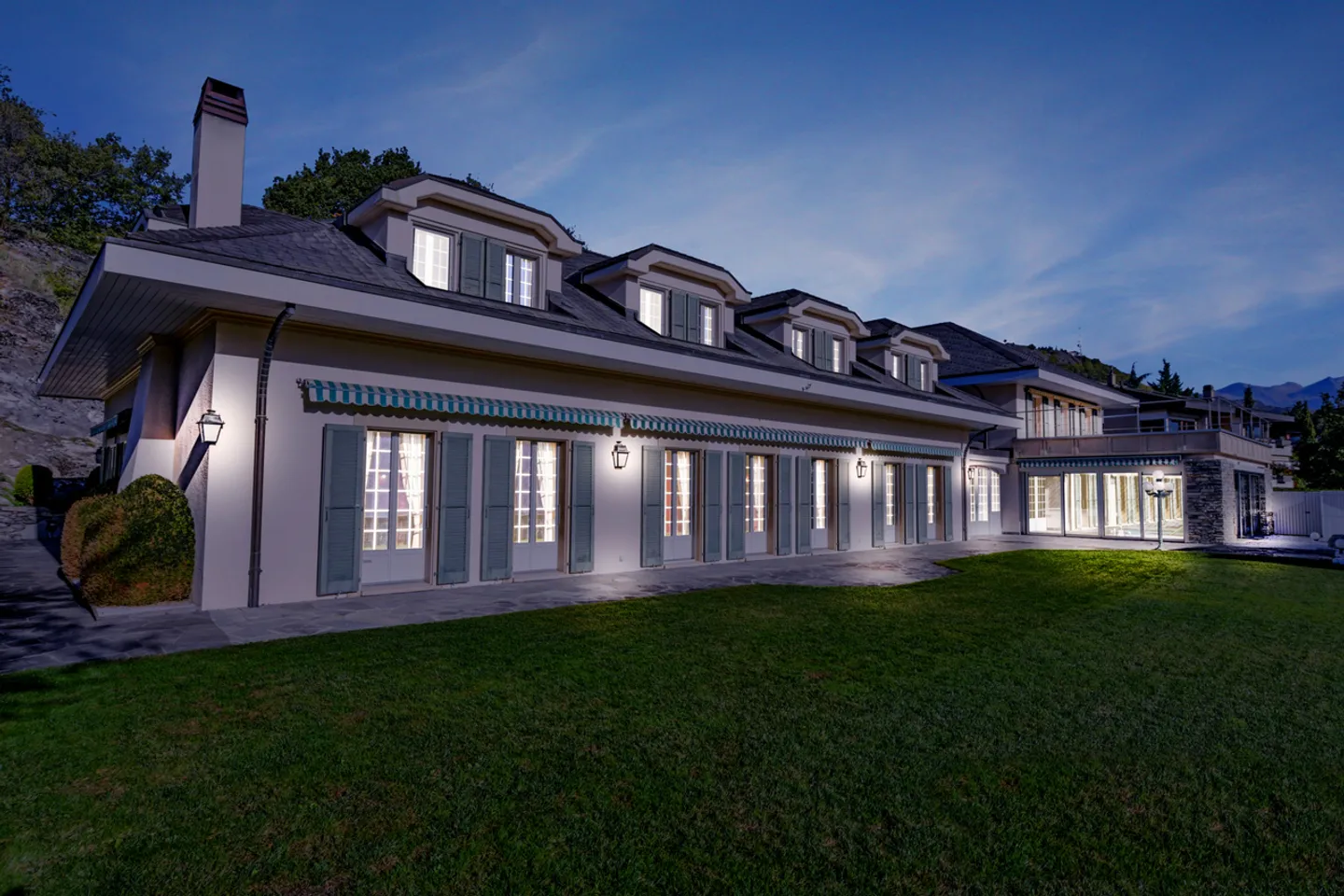 SION - LUXURIOUS MASTER PROPERTY - UNIQUE PRIVATE LOCATION - Photo 11 of 13