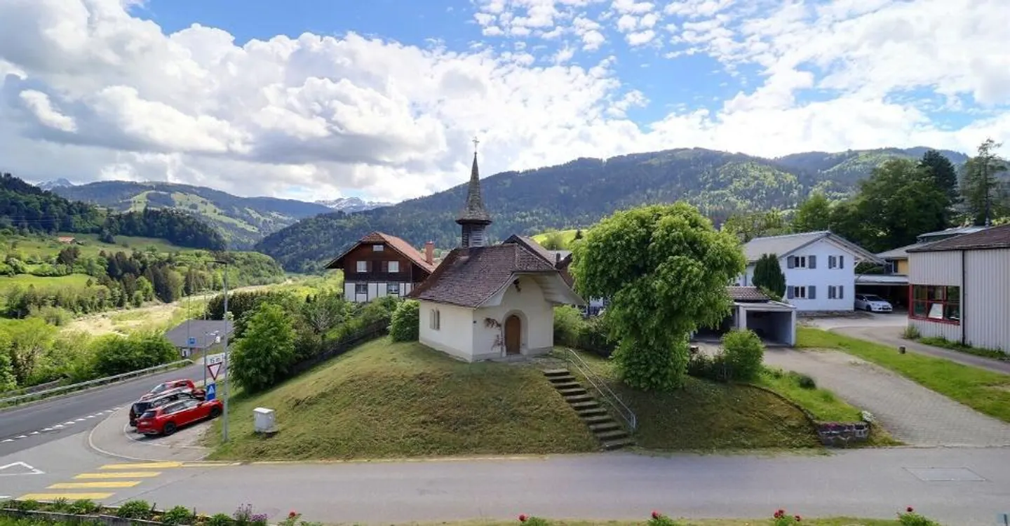 Incantevole appartamento di 4,5 stanze con balcone e garage - Foto 9 di 11
