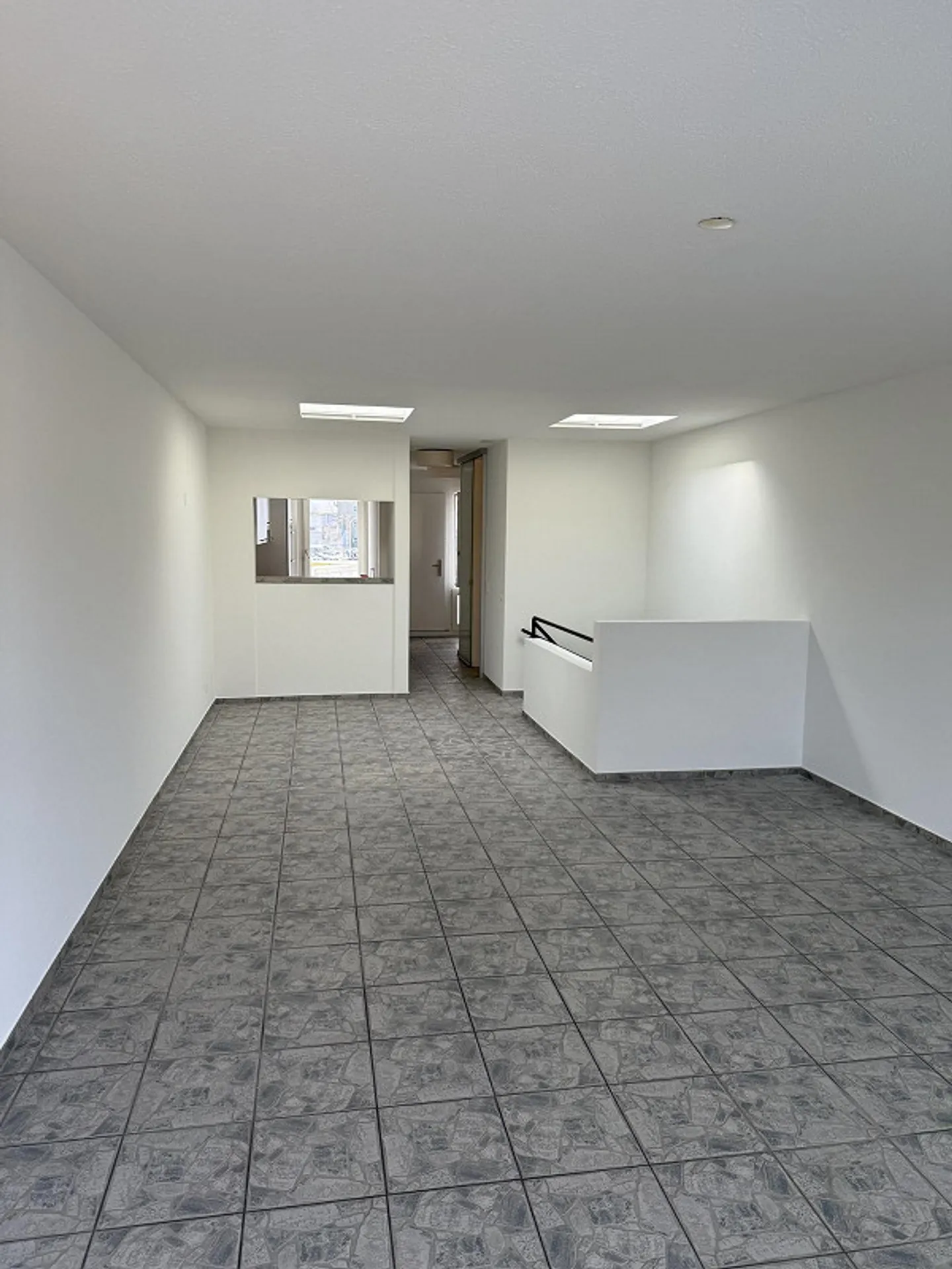 3.5 Room Maisonette Apartment near KKL / University - Photo 4 of 14