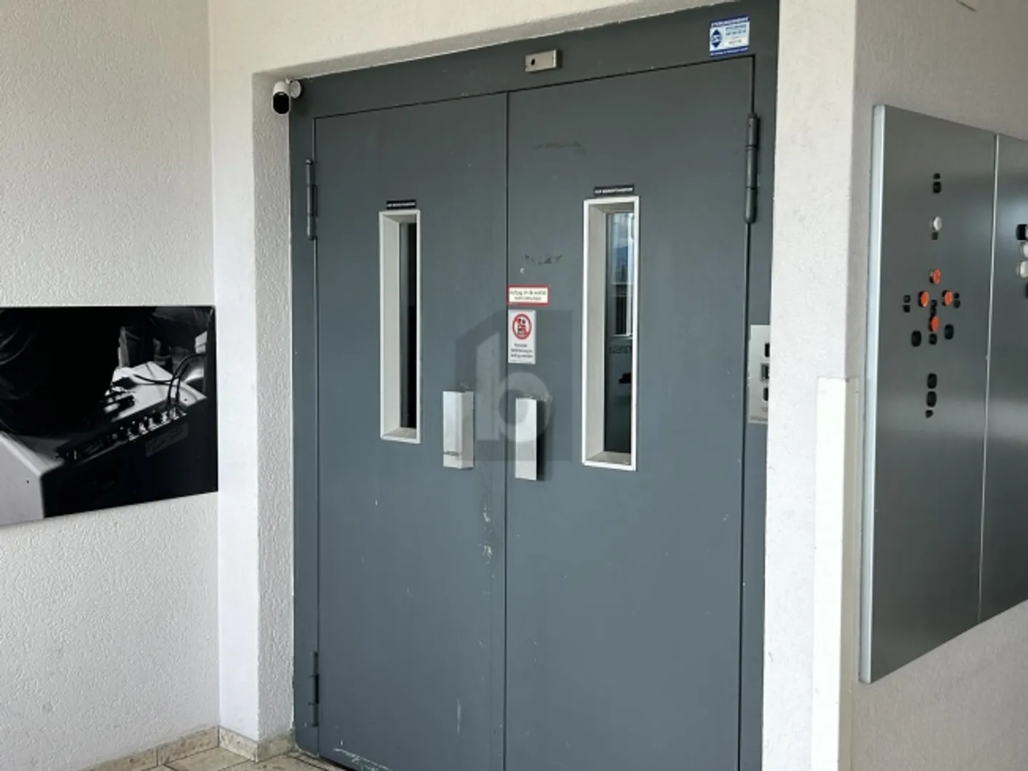 Edificio ad uso misto in affitto - Foto 2 di 6