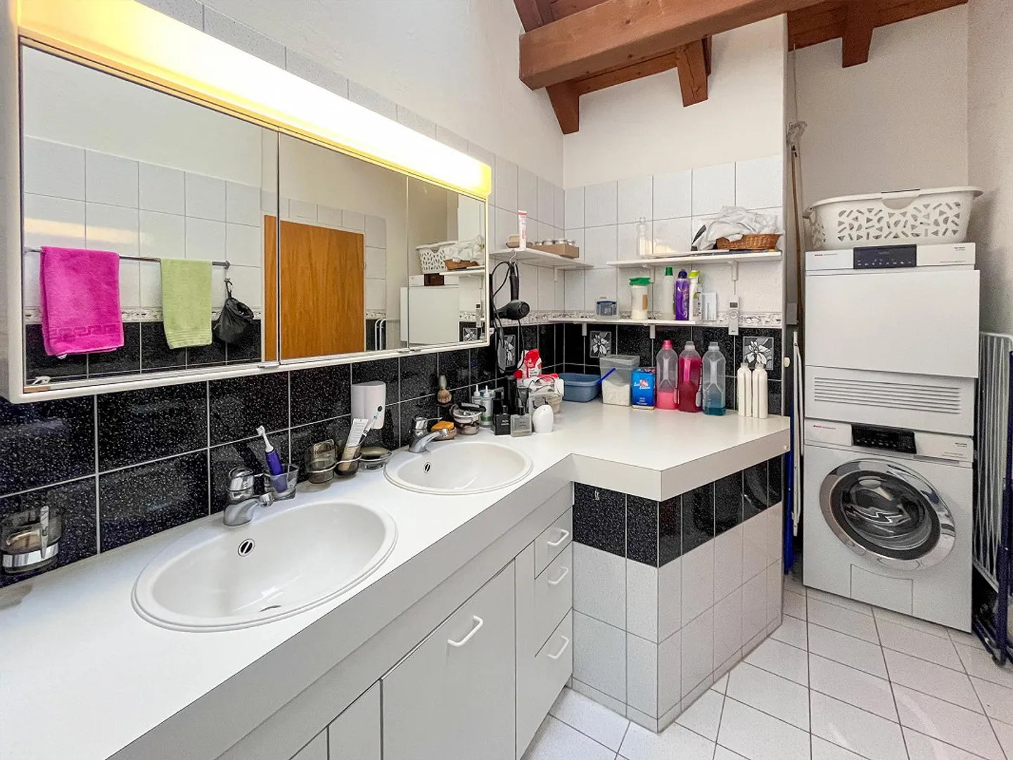 5½-Room Semi-Detached Single-Family House in a Popular Residential Area - Photo 4 of 7