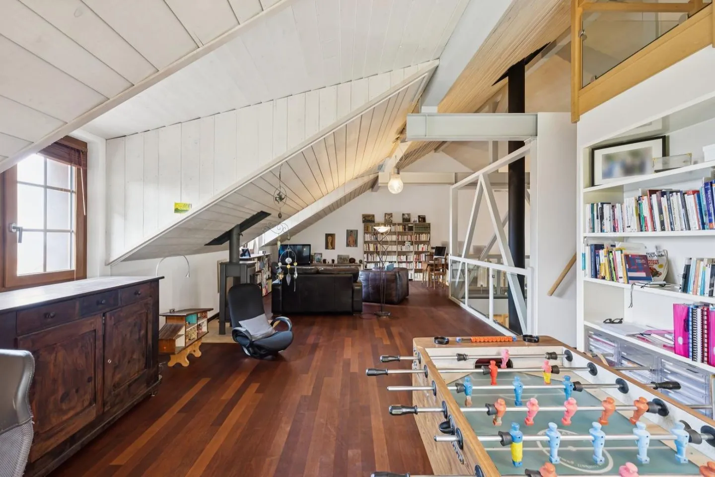 Villa unique avec des pièces spacieuses et vue sur le lac - Photo 12 sur 13