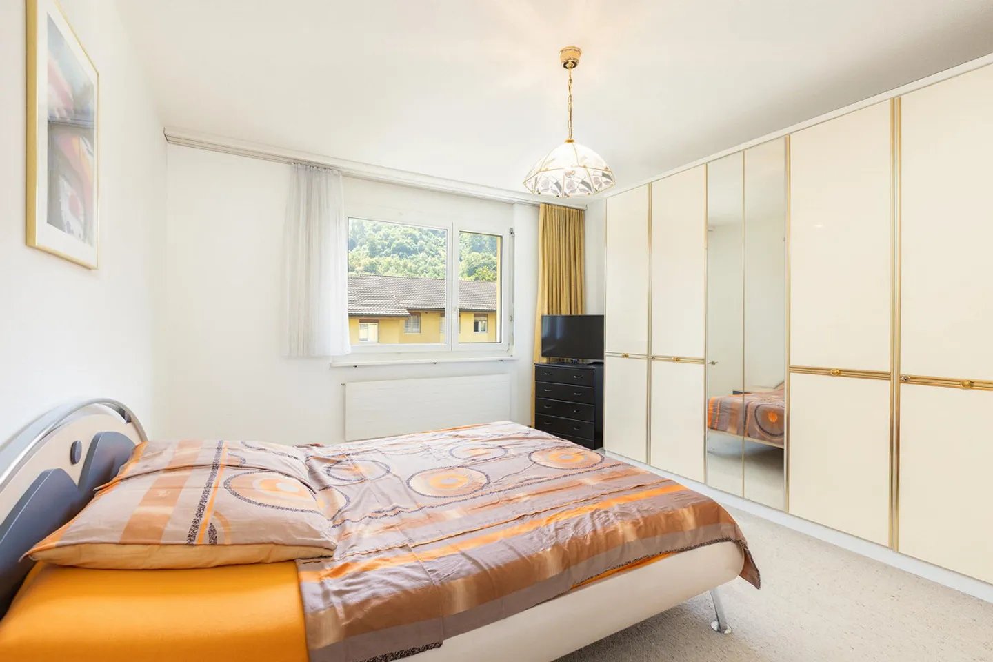 THE PRICE-PERFORMANCE HIT FOR A FAMILY - Attractive 4.5 Room Apartment - Photo 4 of 21