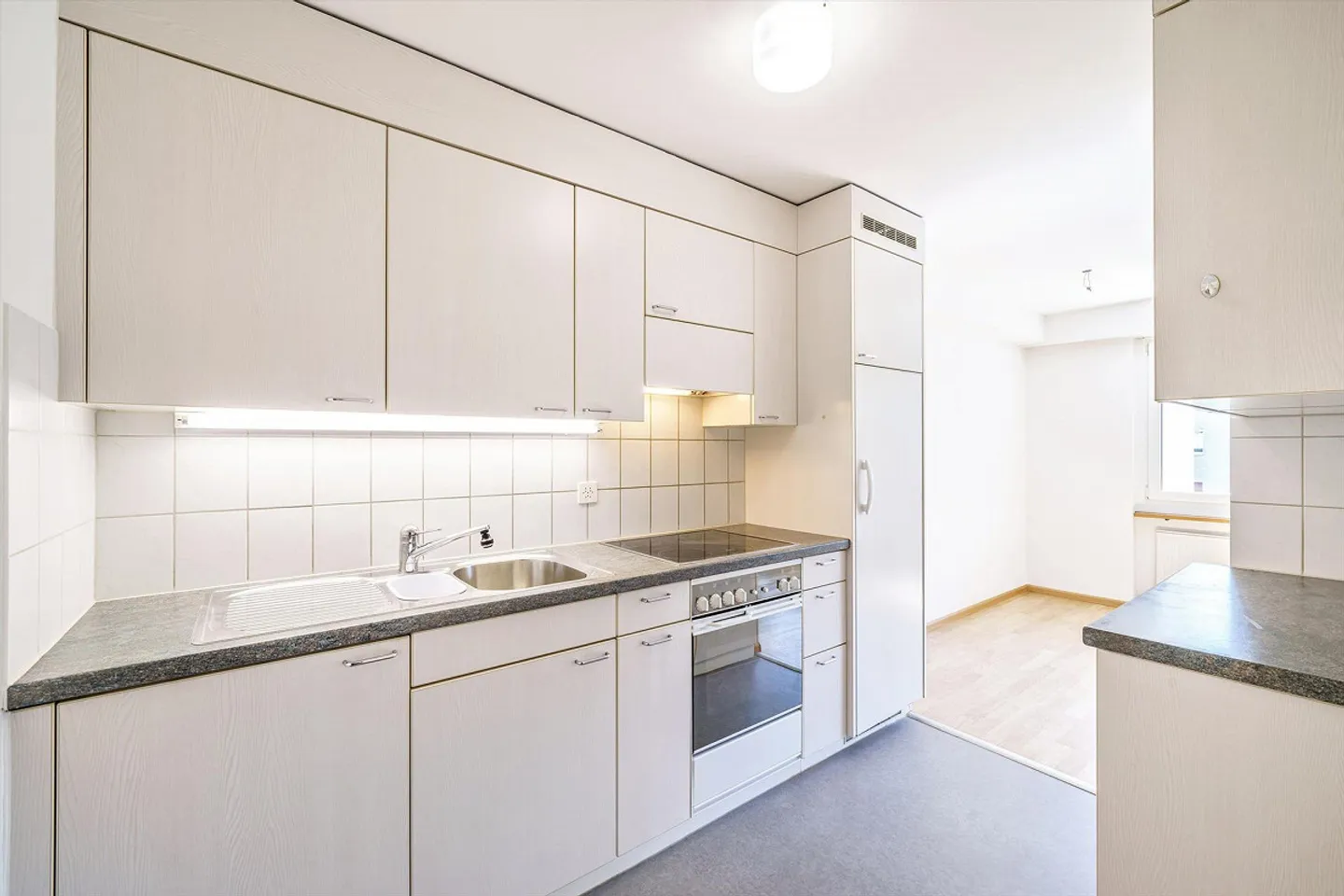 Vivere spaziosamente a Frenkendorf! - Foto 3 di 5