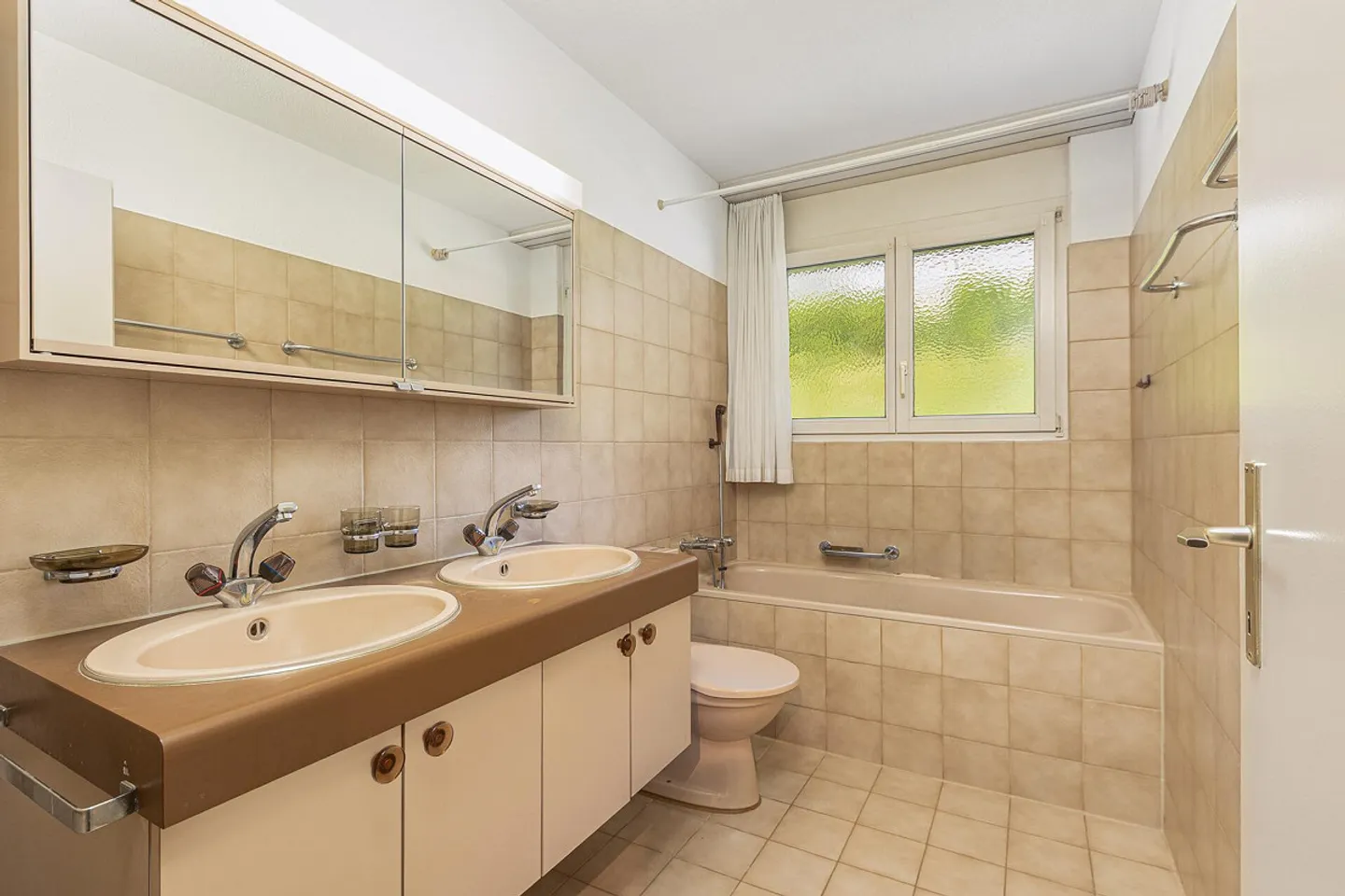 THE PRICE-PERFORMANCE HIT FOR A FAMILY - Attractive 4.5 Room Apartment - Photo 7 of 21
