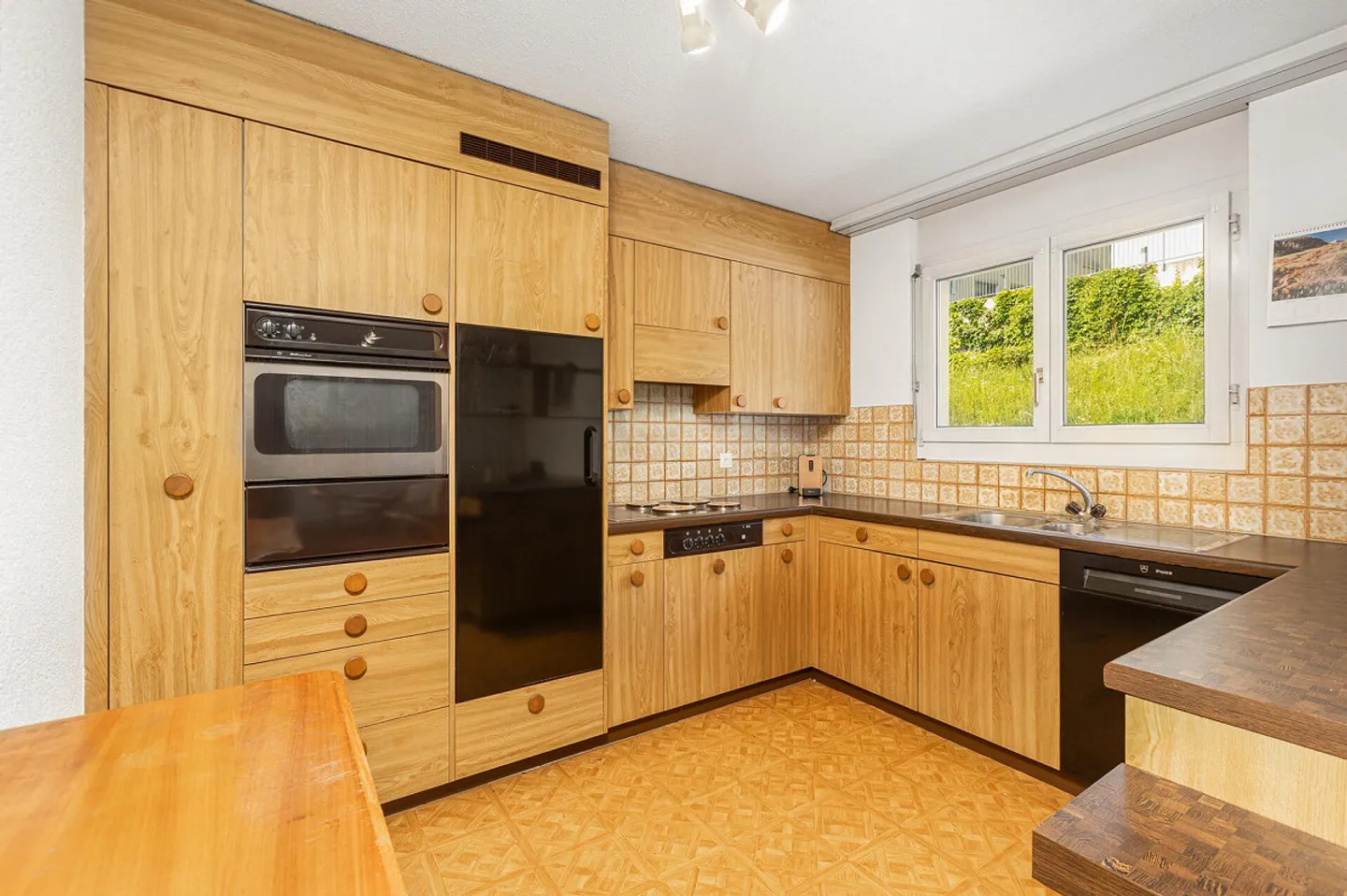 THE PRICE-PERFORMANCE HIT FOR A FAMILY - Attractive 4.5 Room Apartment - Photo 9 of 21