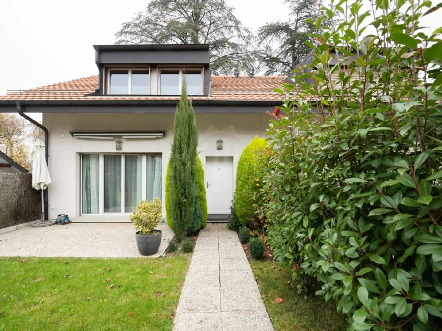 Charming Semi-Detached Villa - Photo 2 of 12