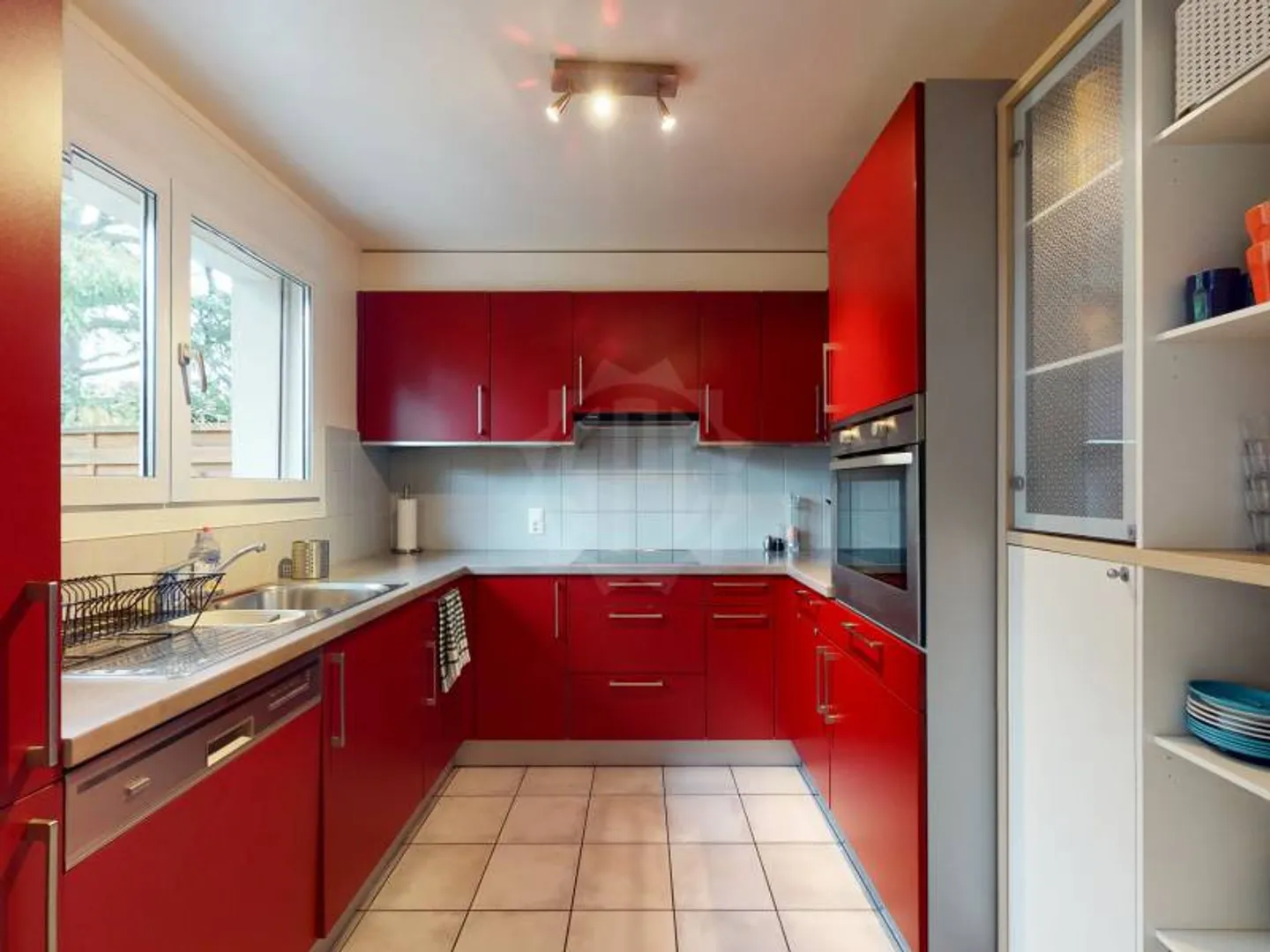 Charming Semi-Detached Villa - Photo 4 of 12
