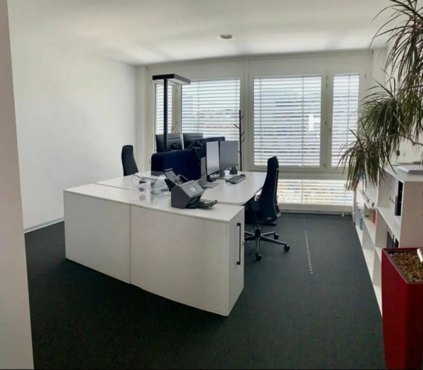Office space for rent - Photo 8 of 8