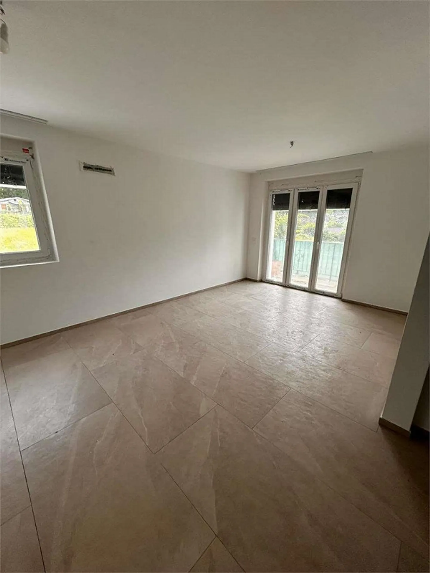 Casa bifamiliare con 4,5 stanze a Cresciano - Foto 6 di 13
