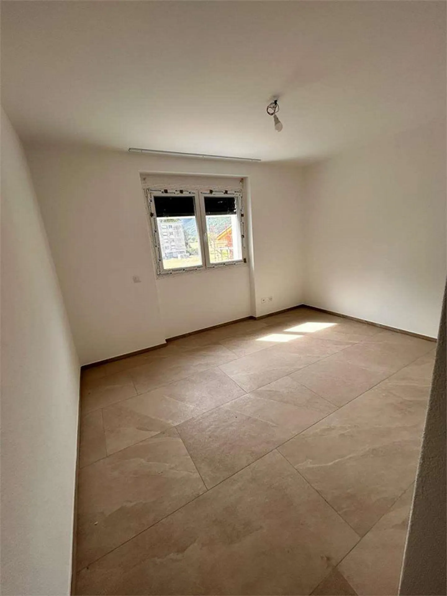 Casa bifamiliare con 4,5 stanze a Cresciano - Foto 11 di 13