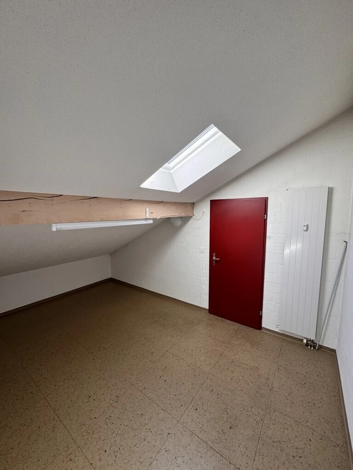 Room for creative activities available - Photo 1 of 3