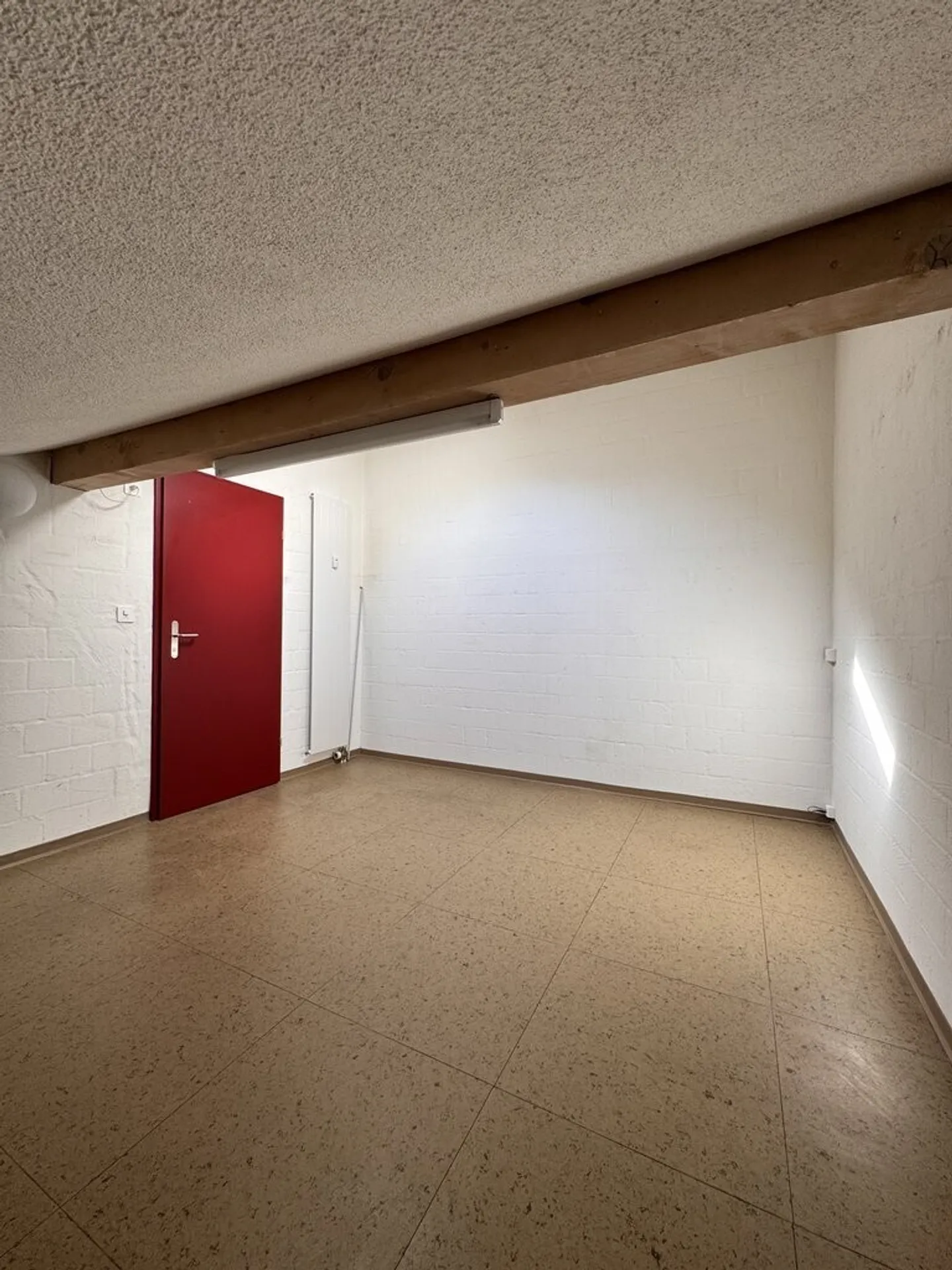 Room for creative activities available - Photo 3 of 3